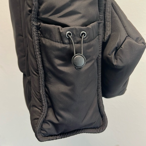 Wilo The Label | Black Book Bag w/ Carry-On Sleeve & Water Bottle Pockets 🖤 - Picture 5 of 7